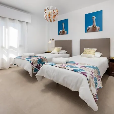 Ferienhaus Magnificent Beachfront Apartment *