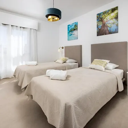 Ferienhaus Magnificent Beachfront Apartment Estepona